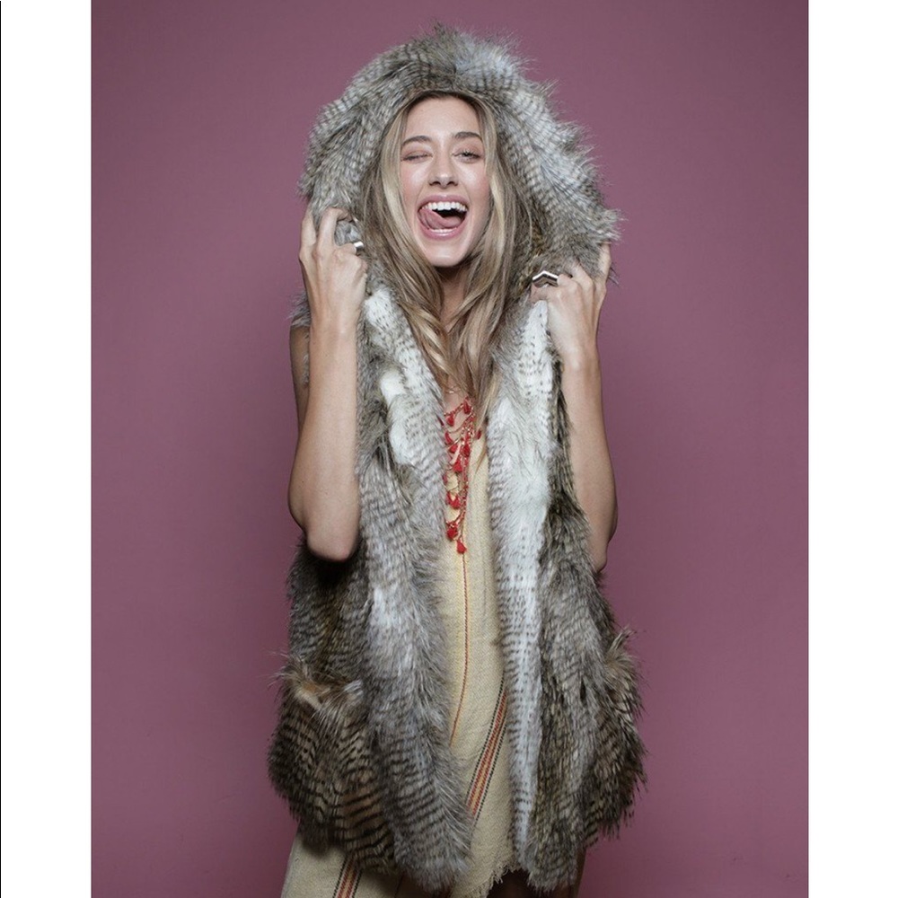 NWOT Alaskan Hawk Faux Fur Vest Spirithood